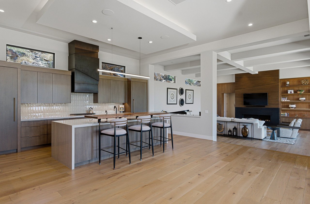 5411 E ROADRUNNER Road