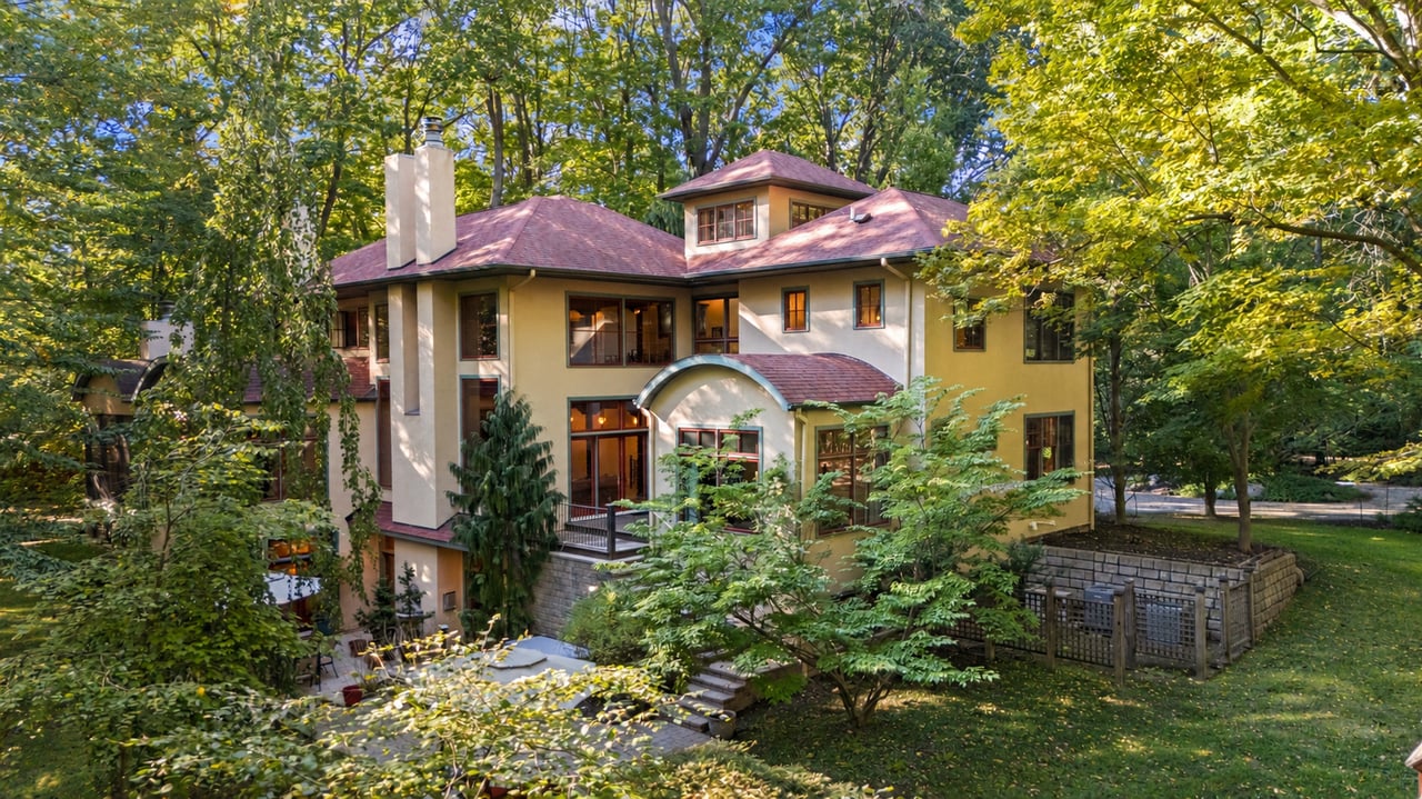 Wooded Coastal Retreat
