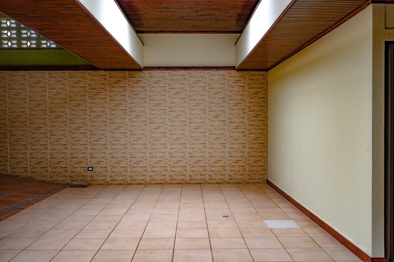 Ready for operations | Office building in downtown San Isidro