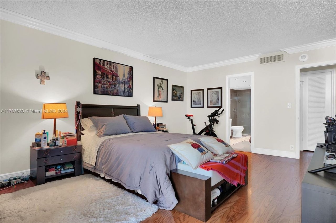 1121 Crandon Blvd, #E803