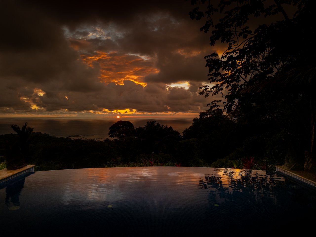 Castillo Puesta del Sol, Escalares - 