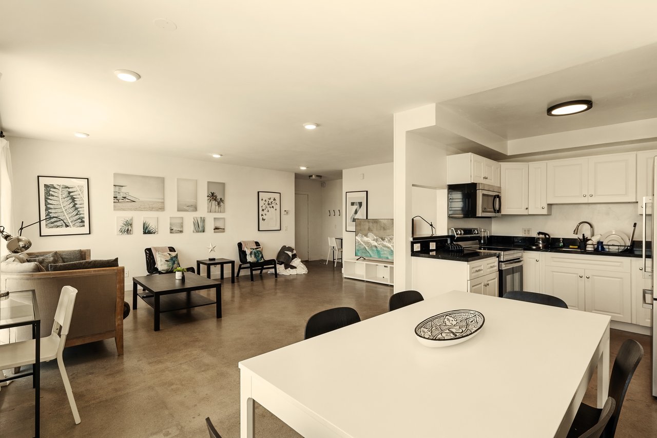 2609 Ocean Front Walk, Venice