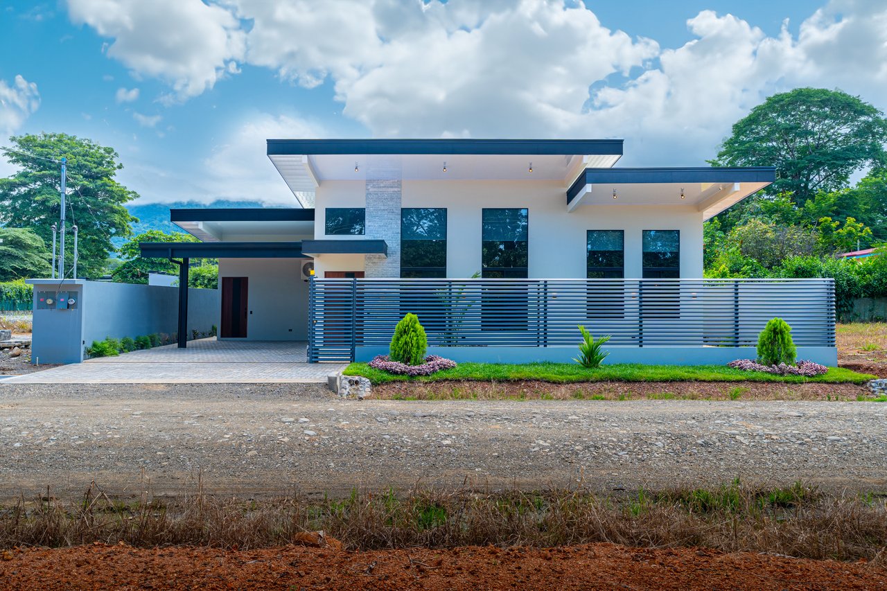 River Bend Estates, 3 Bedroom Masterpiece.