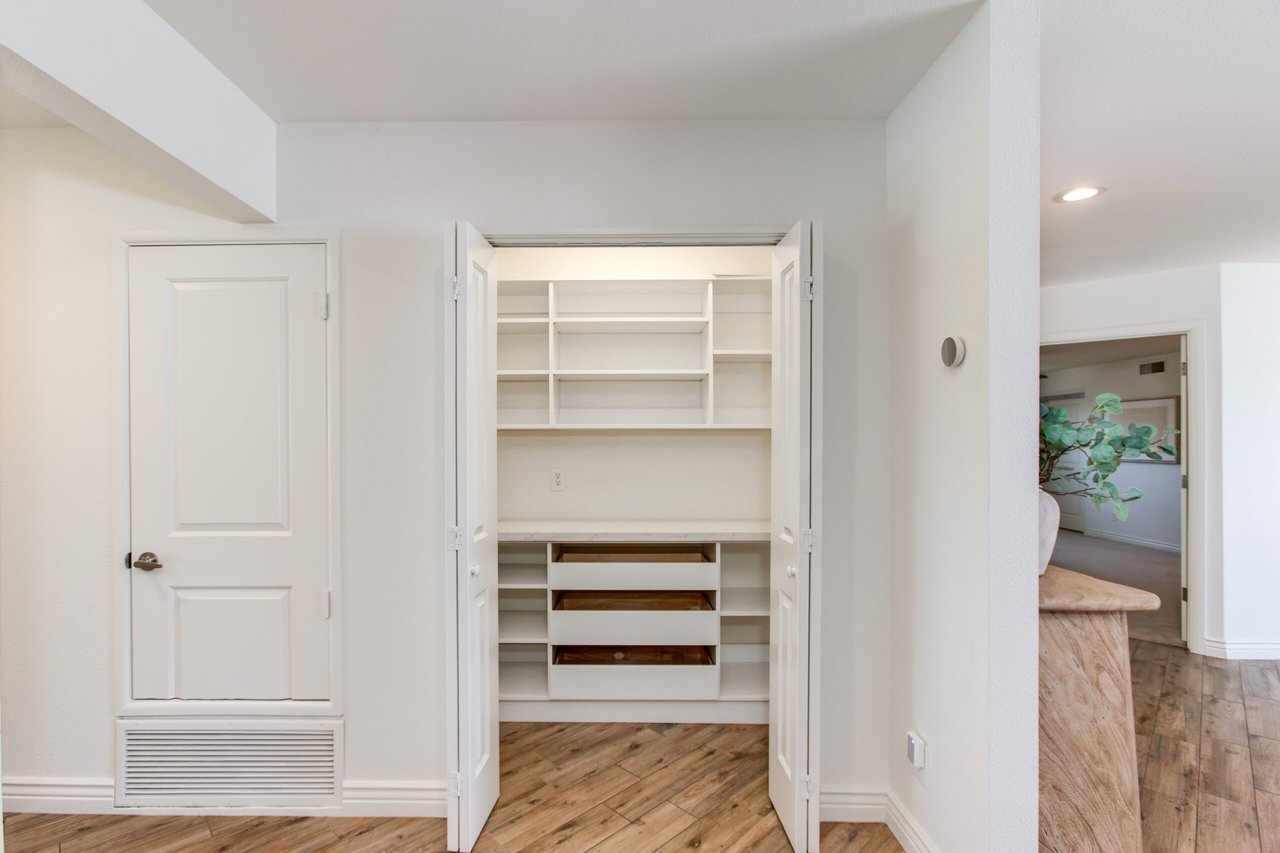 3020 E Mission Lane