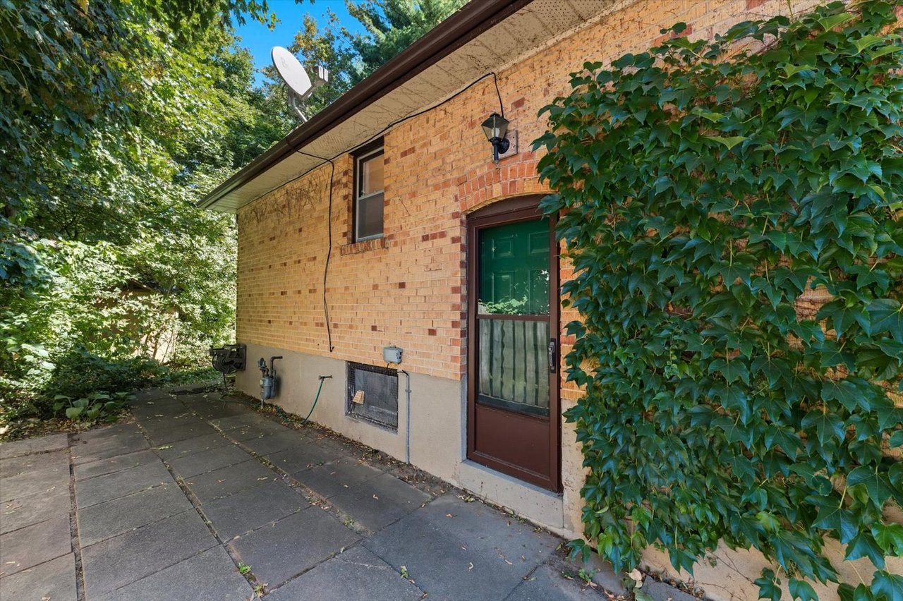 1229 Welwyn Dr