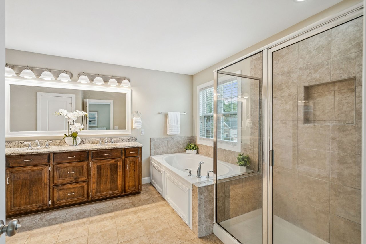 5516 Crescent View Dr