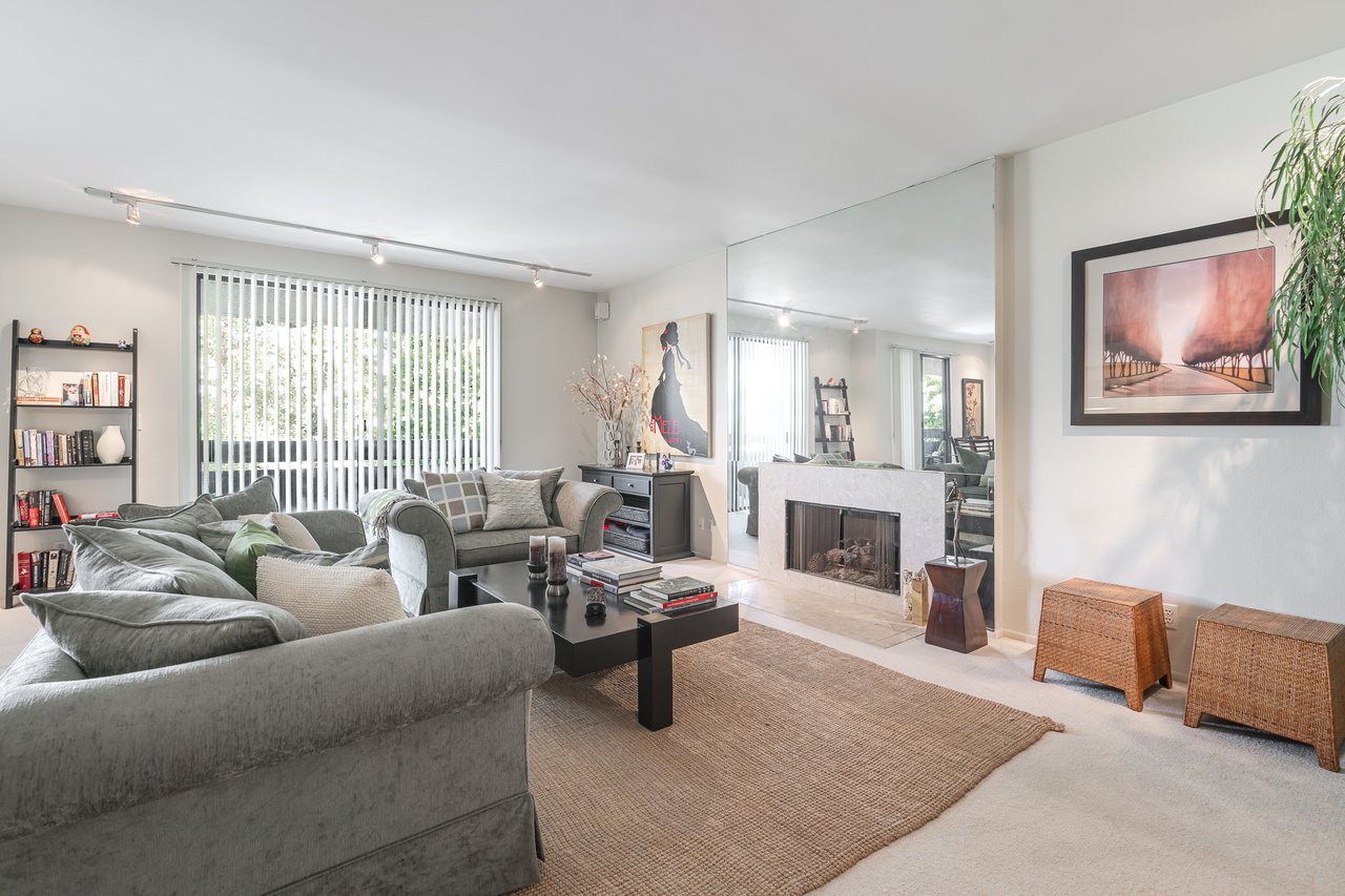 11322 Camarillo #201