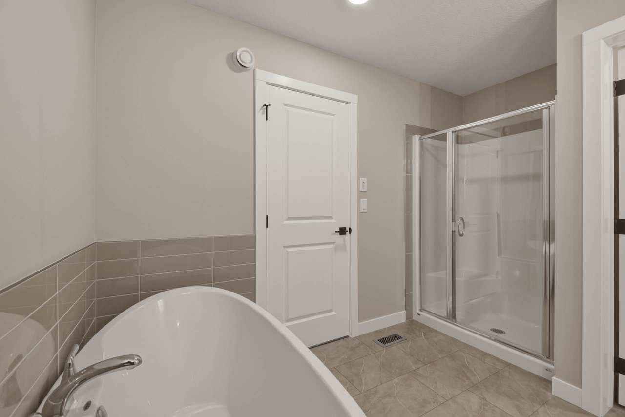 135 Belvedere Crescent SE