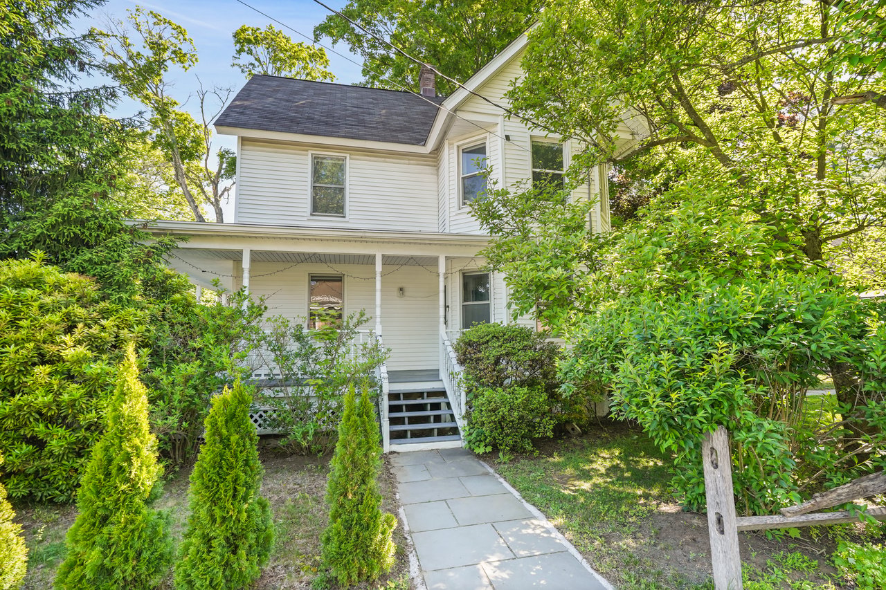 453 Old Post Road