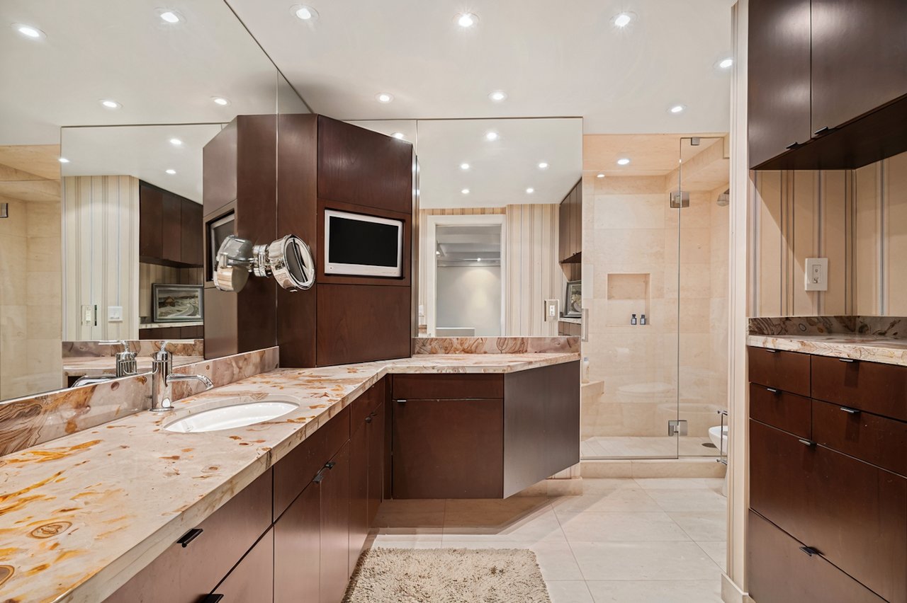 190 E 72nd Street 34CD