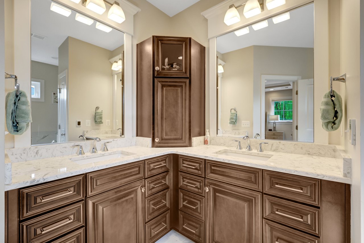 300 Jade Ct NW