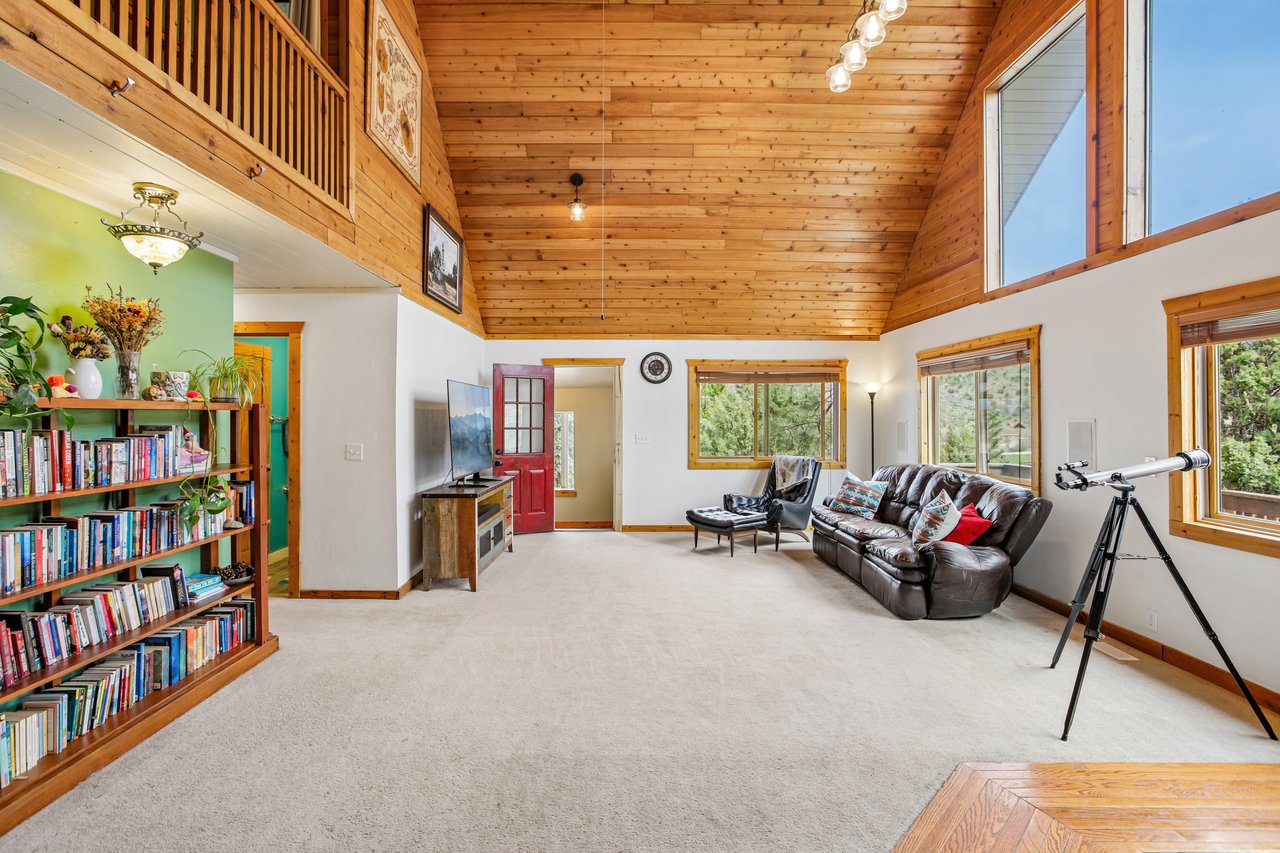 1538 Country Cir