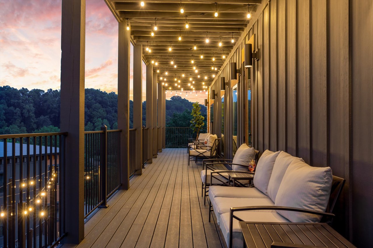 1362 Rambling Creek Way