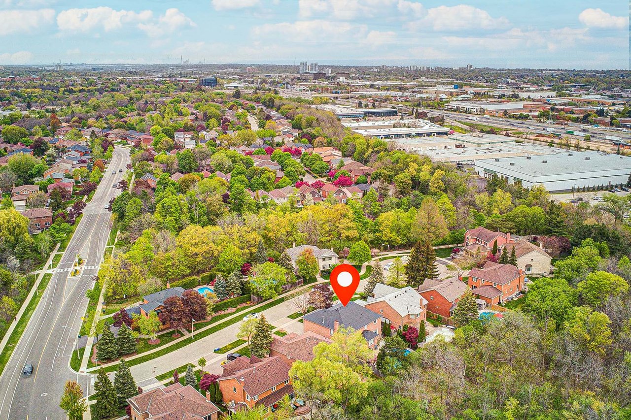 1126 Berkshire Crt