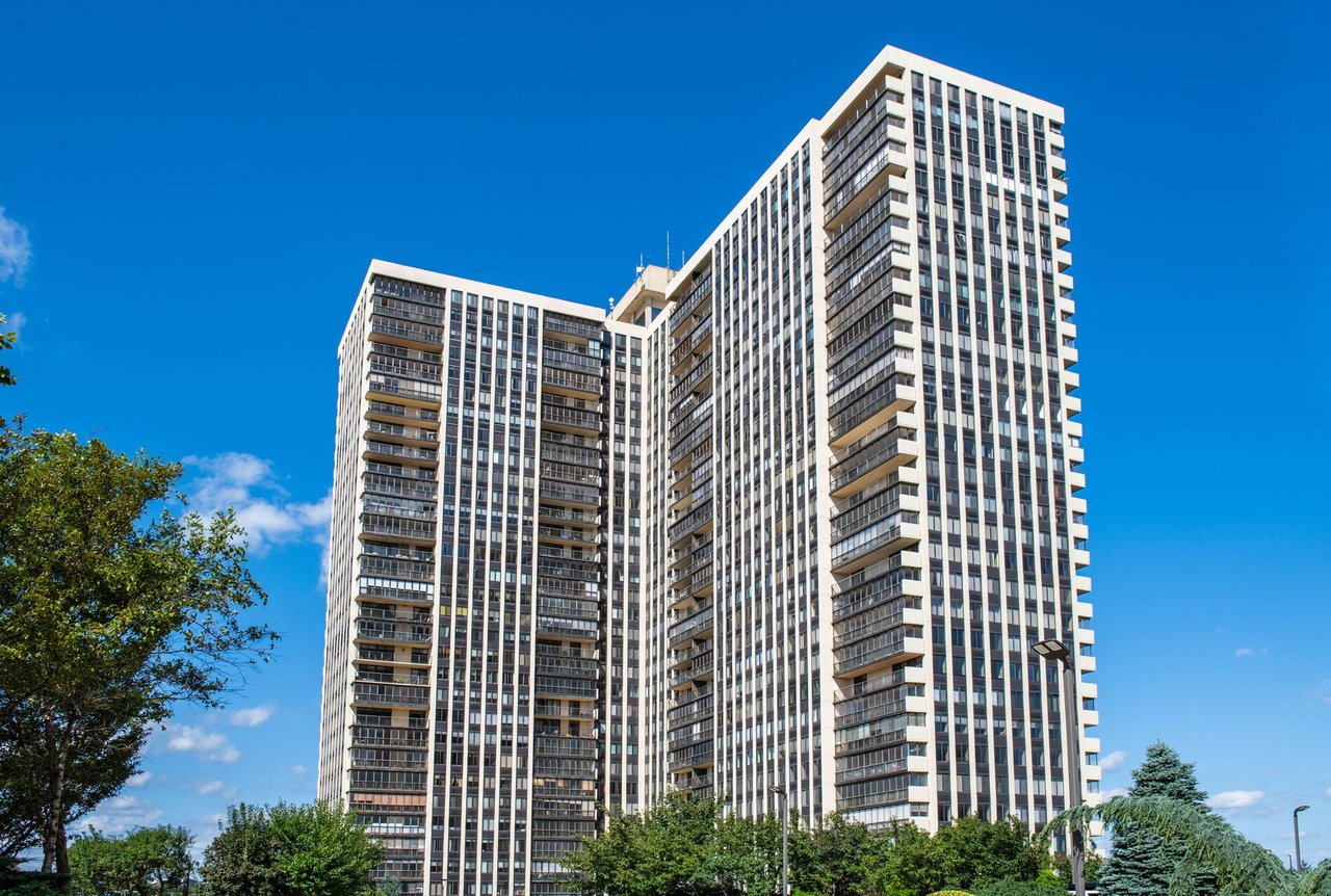 300 Winston Dr #1722, Cliffside Park NJ – $769,000 Luxury Condo Spotlight