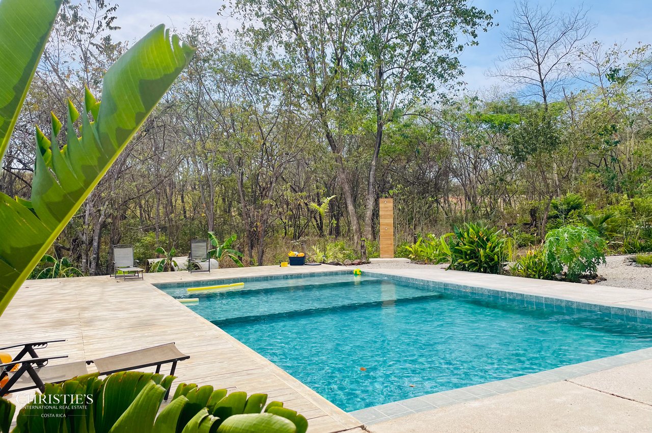 Tropical Villas Estate: A Unique Opportunity with 4 Private Villas