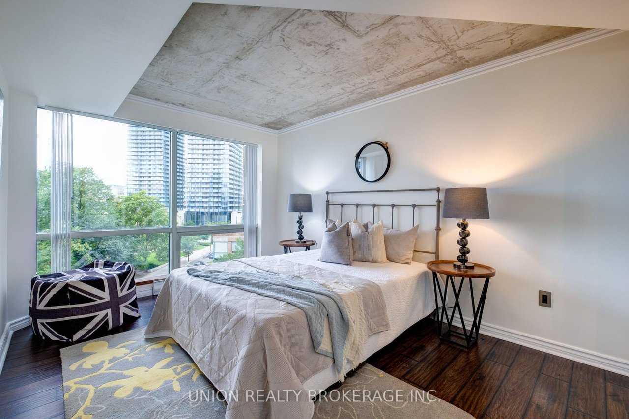 1001 Bay St, Ste #719