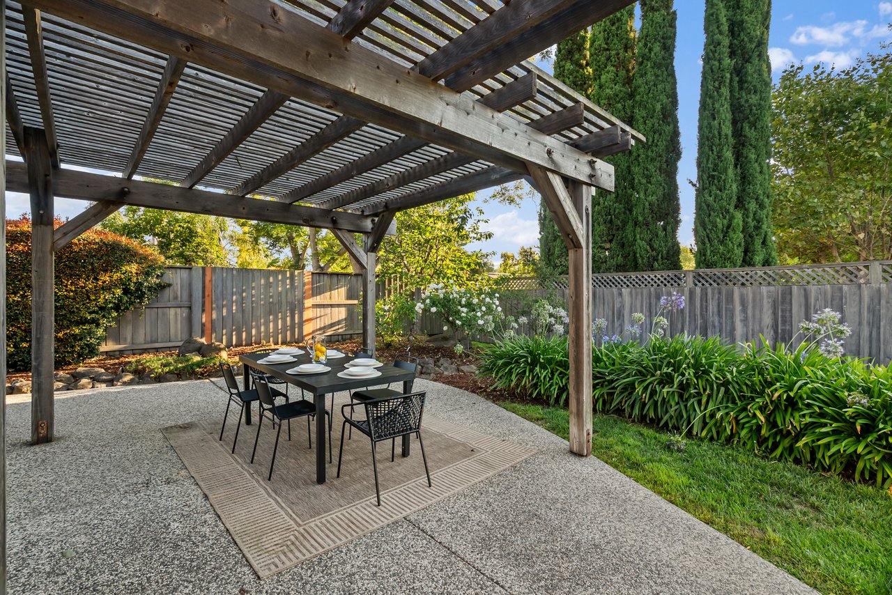 1339 Lennox Way