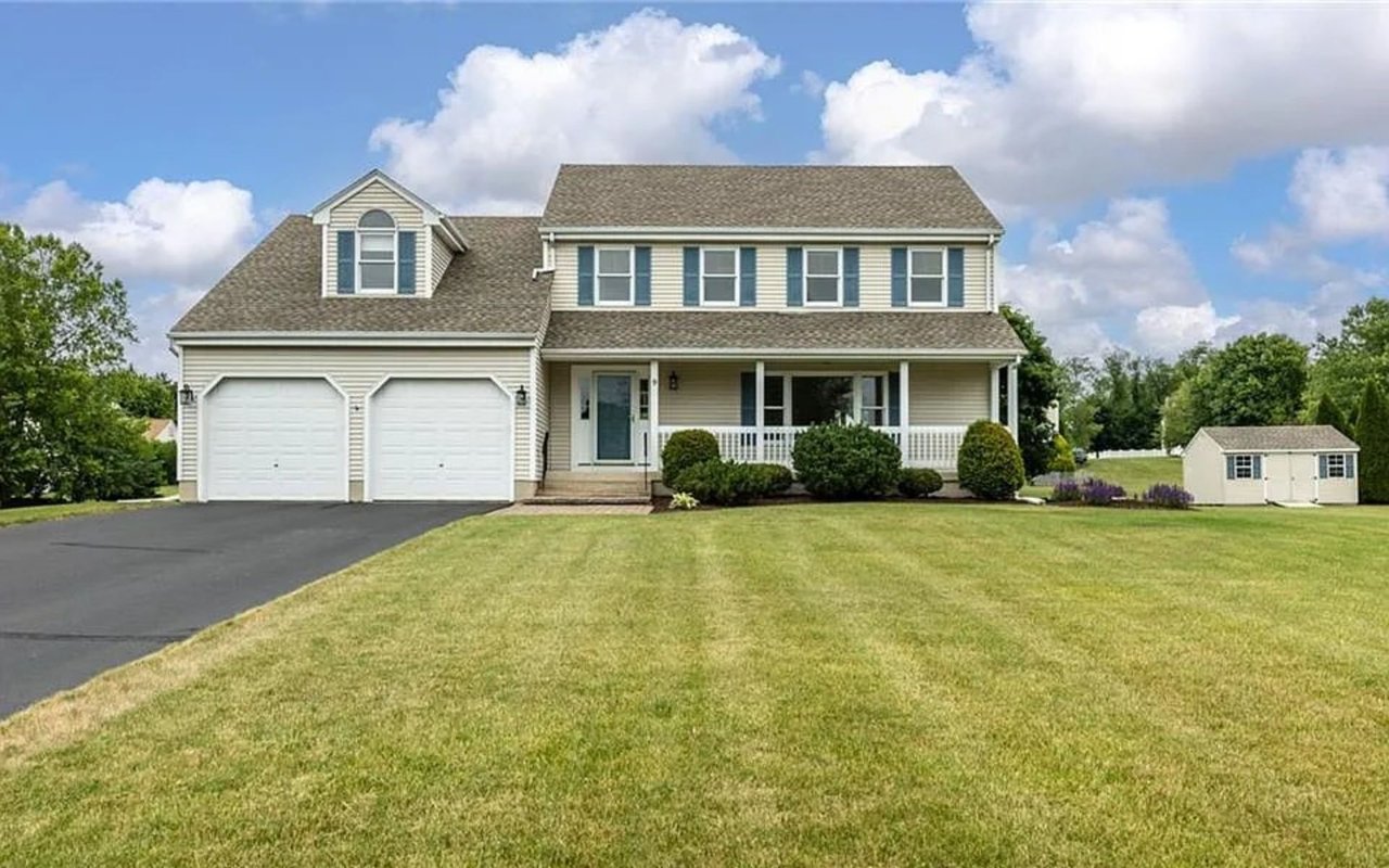 9 Old Country Ln