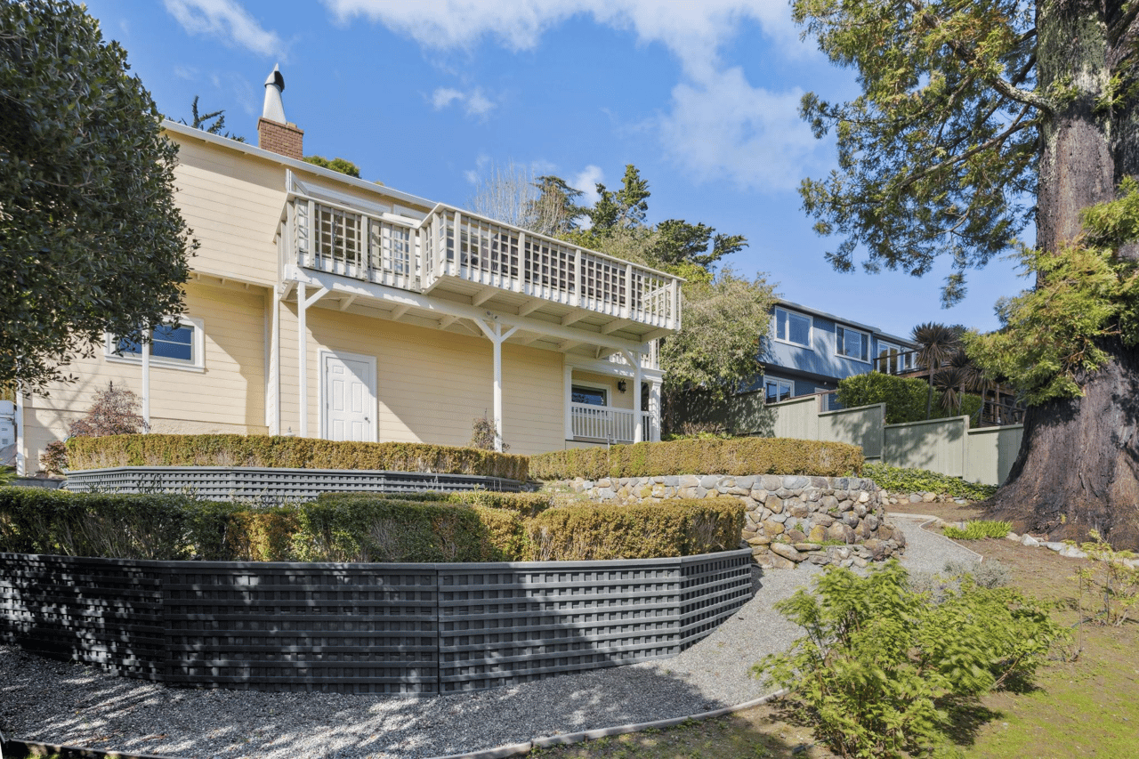 215 Julia Ave