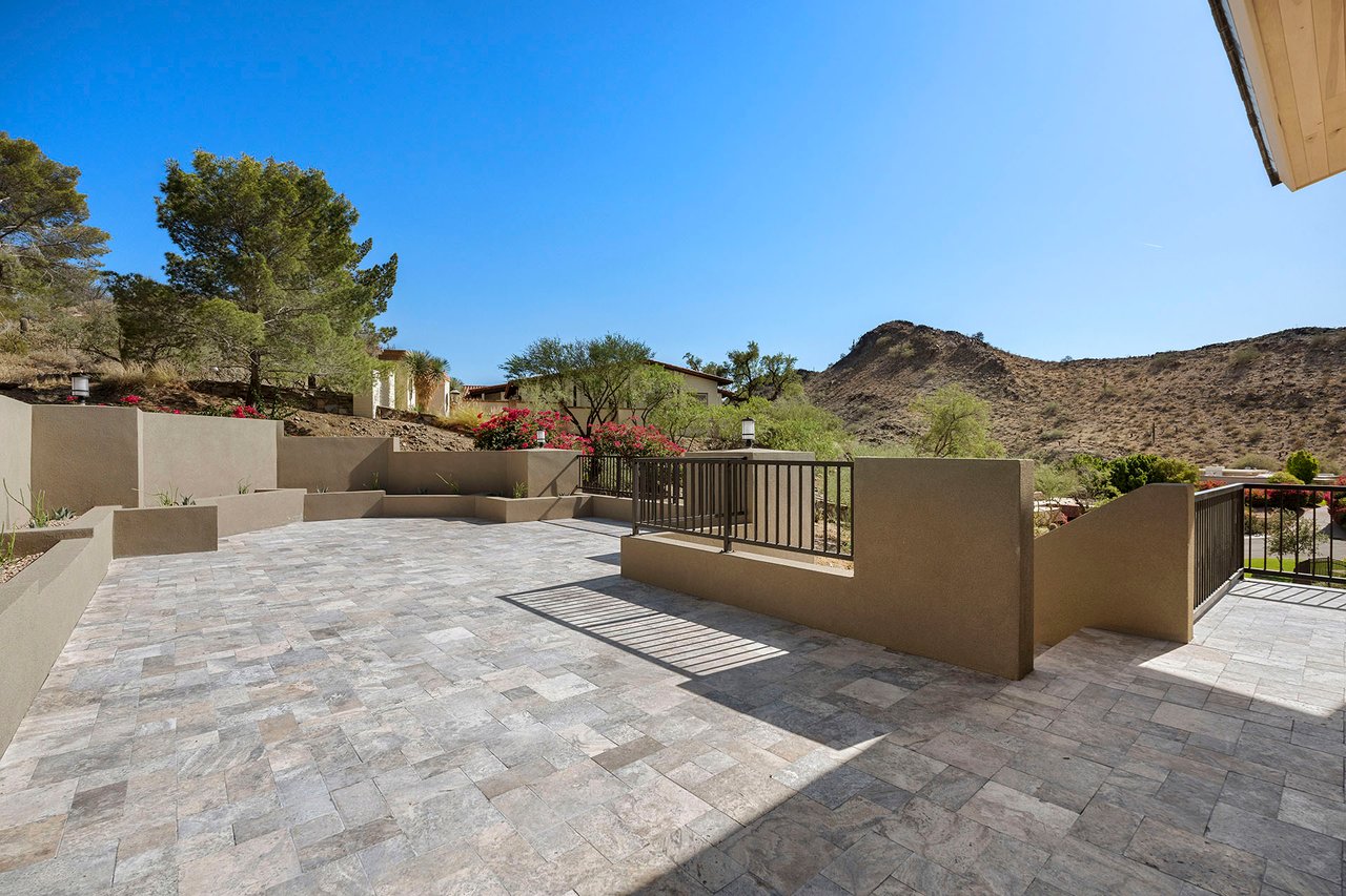 3500 E LINCOLN Drive 26