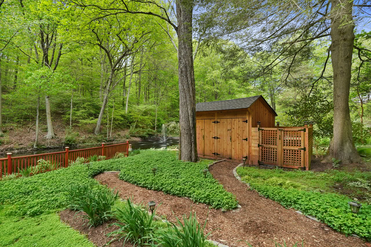 107 Middle Patent Road