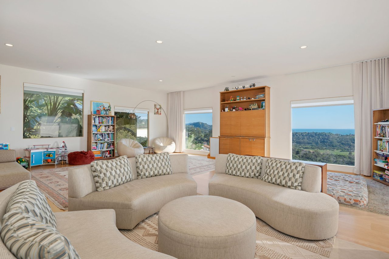 2330 Bella Vista Drive