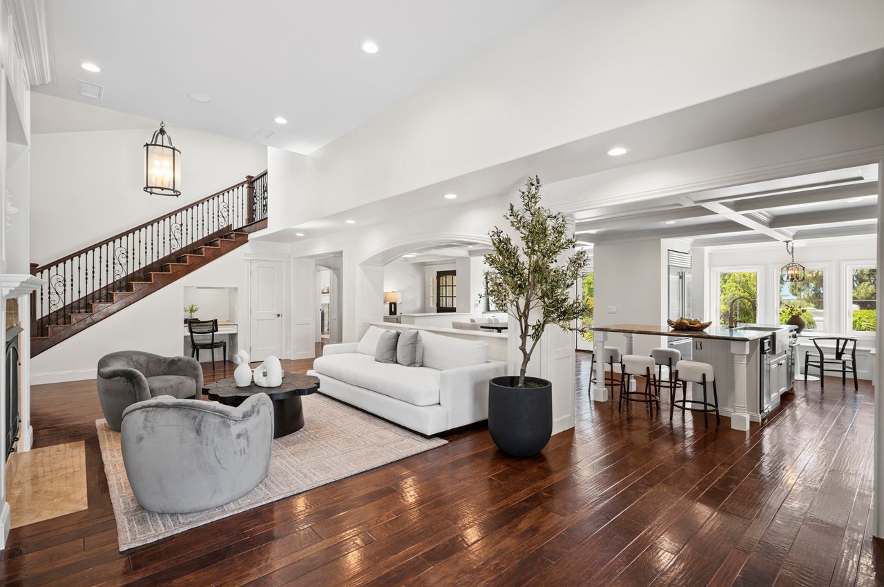 2111 Salt Air Drive