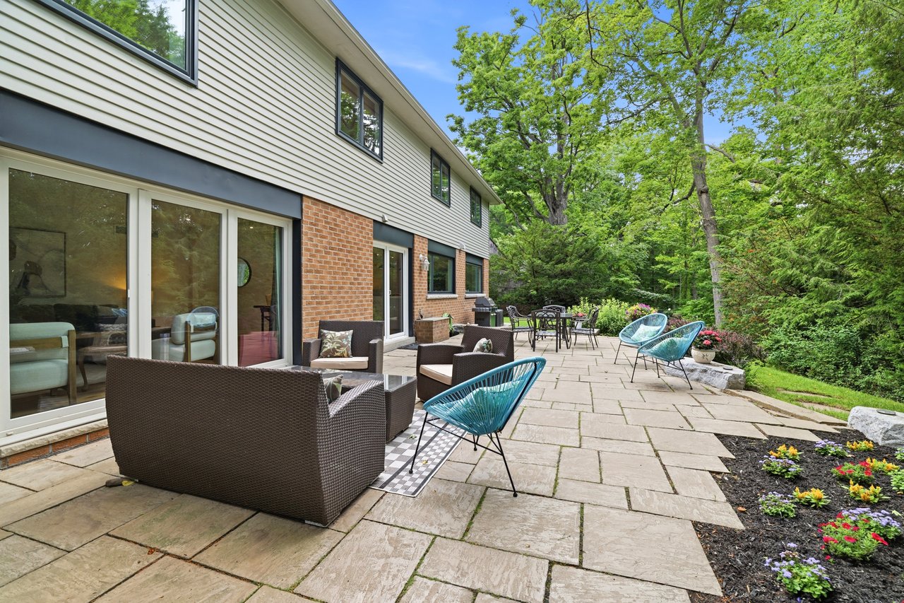 Rare Court Location on Oakville Golf Course