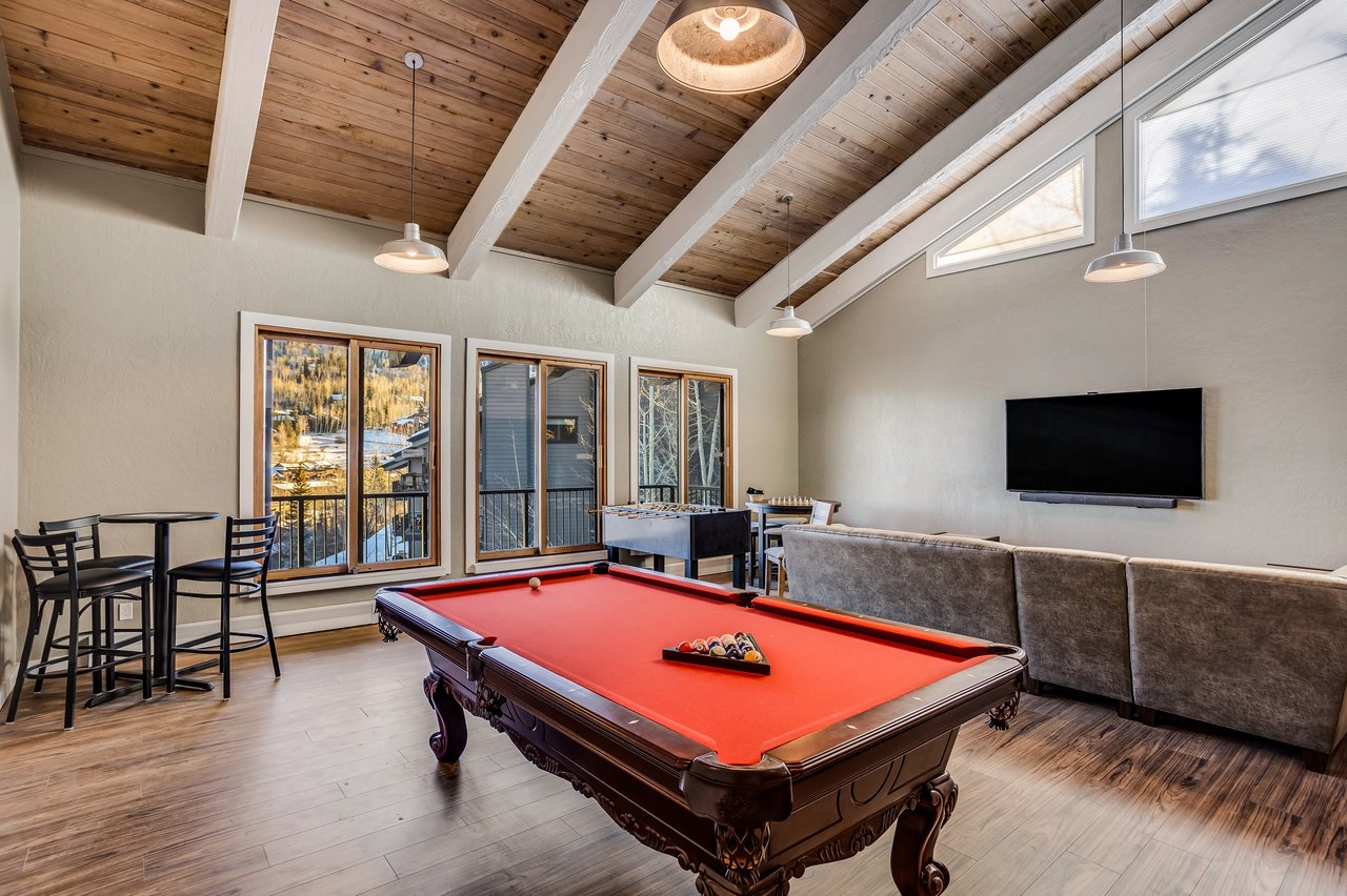 Modern Elegance Meets Mountain Comfort