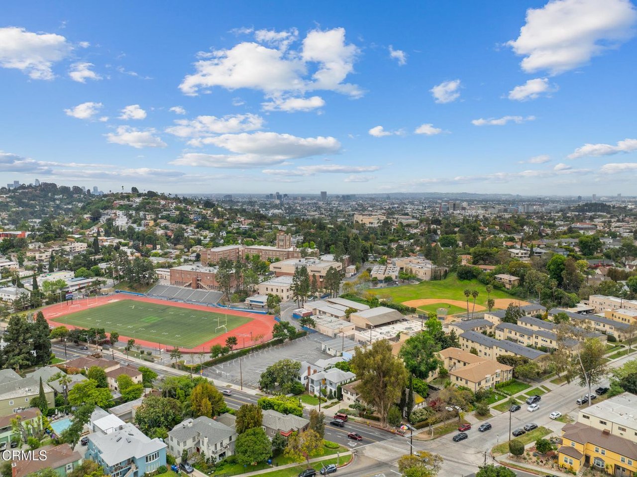 3272 Rowena Ave