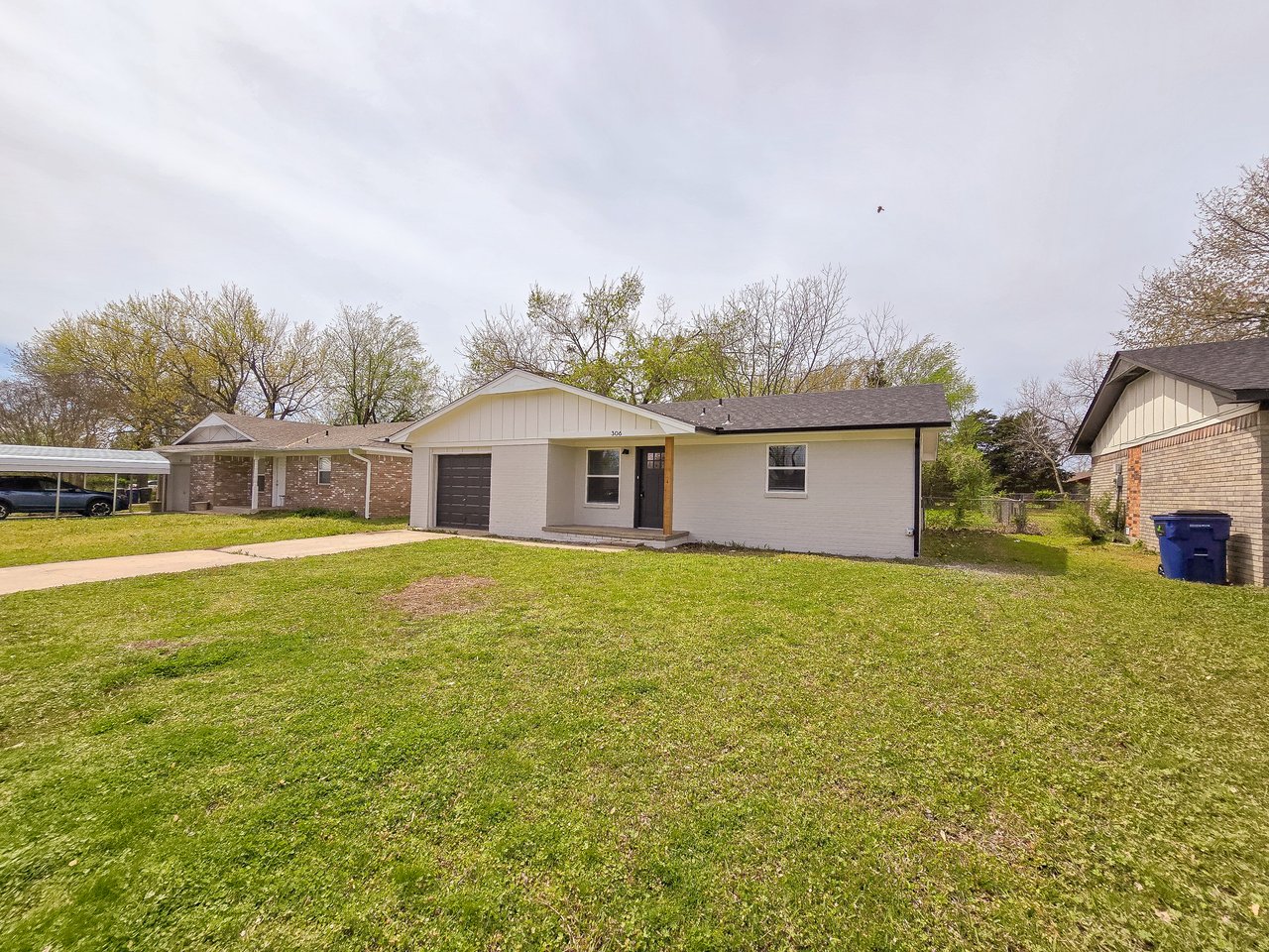 306 Linda Ln 