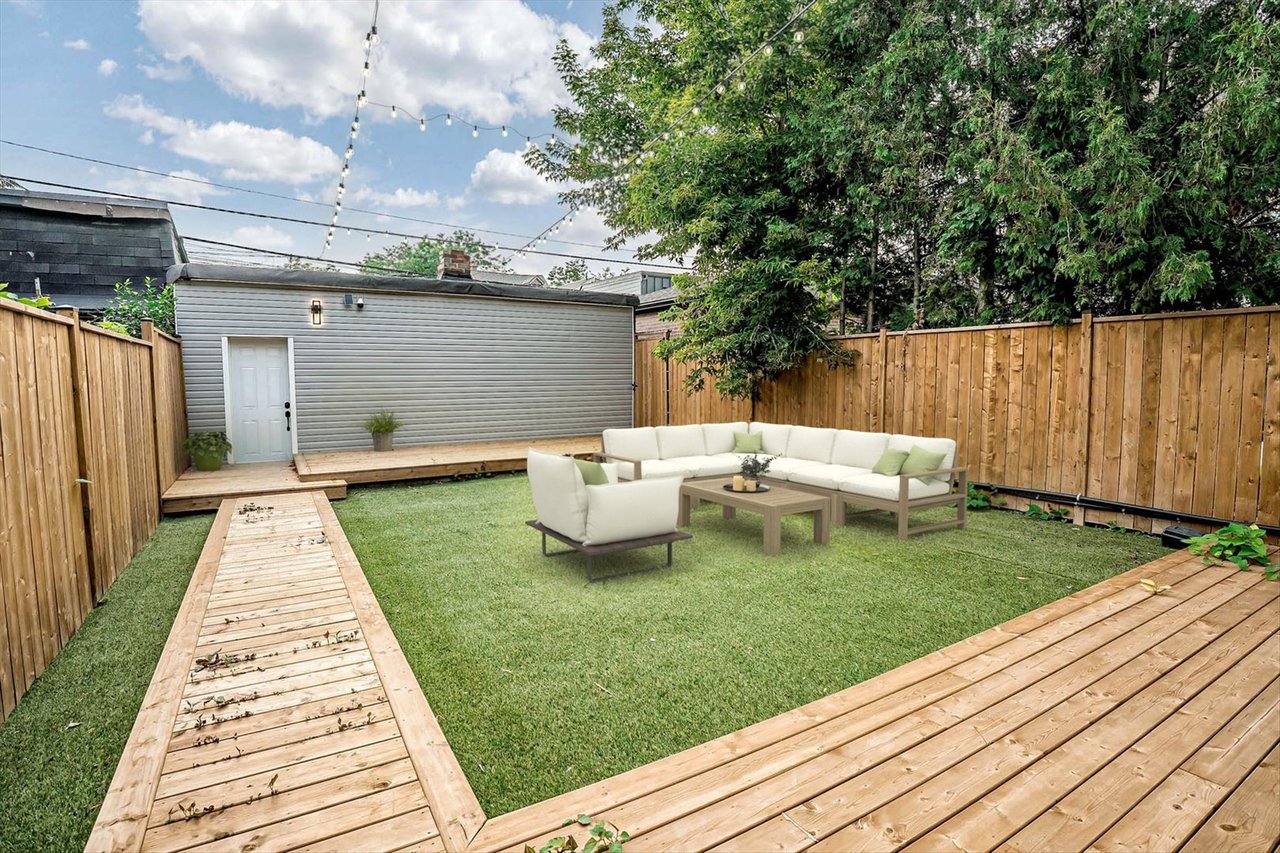 290 Bathurst St