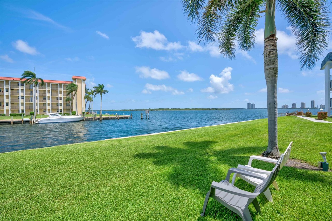 111 Shore Court Ct # 305