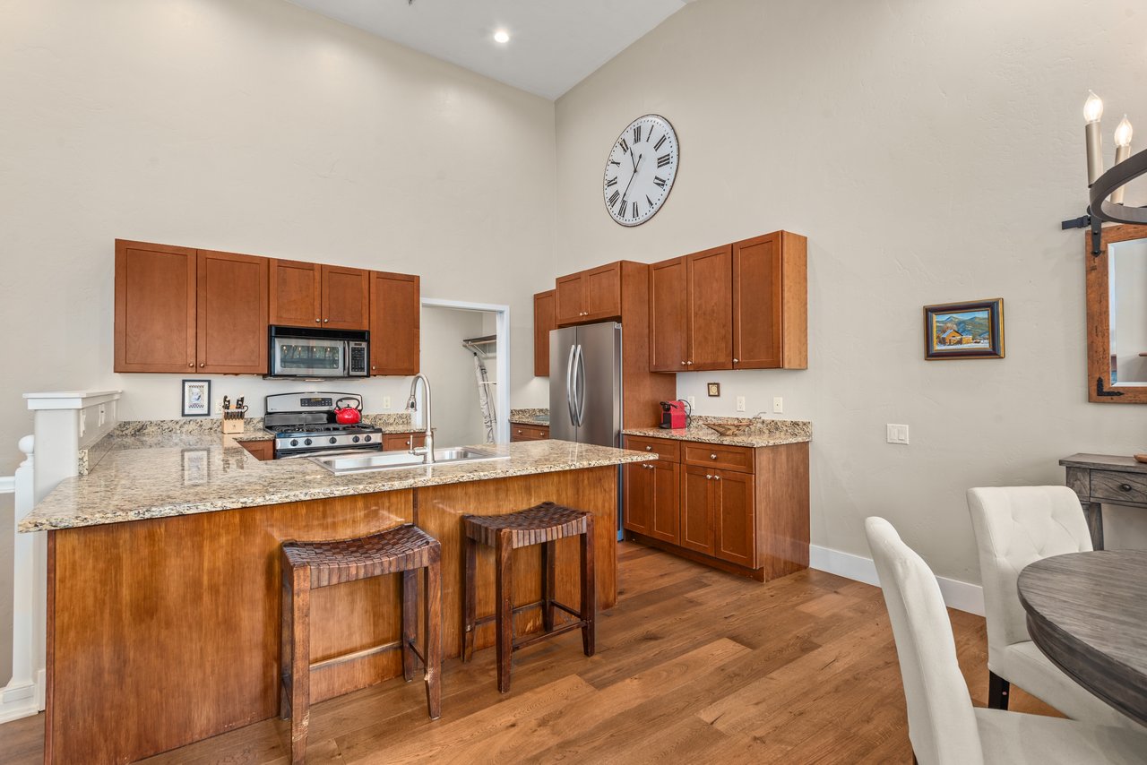 Warm & Inviting Willits Townhome