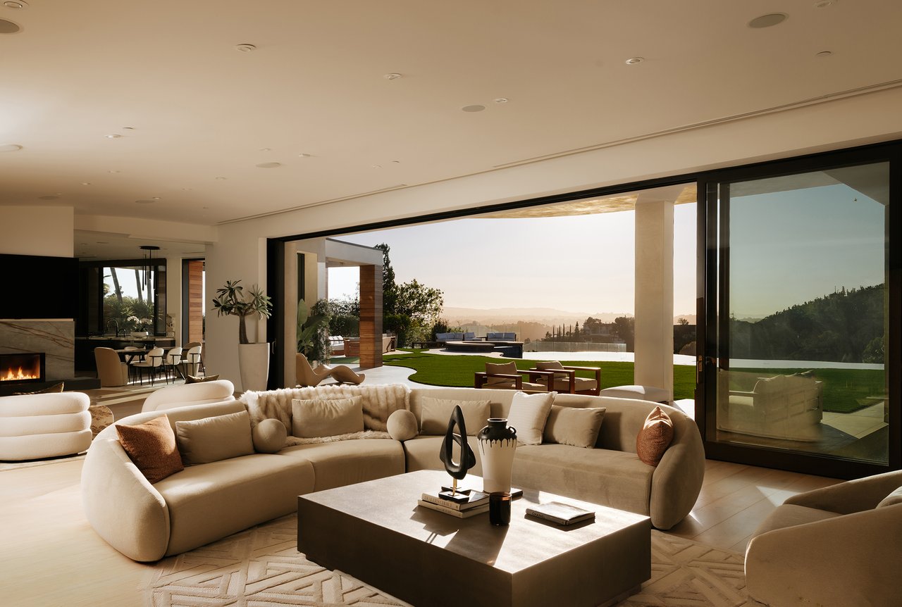 455 Castle Pl, Beverly Hills