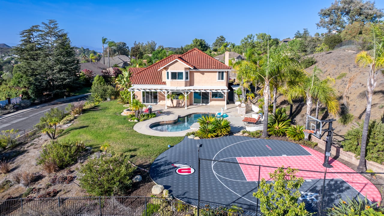 3356 Mountain Trail Avenue