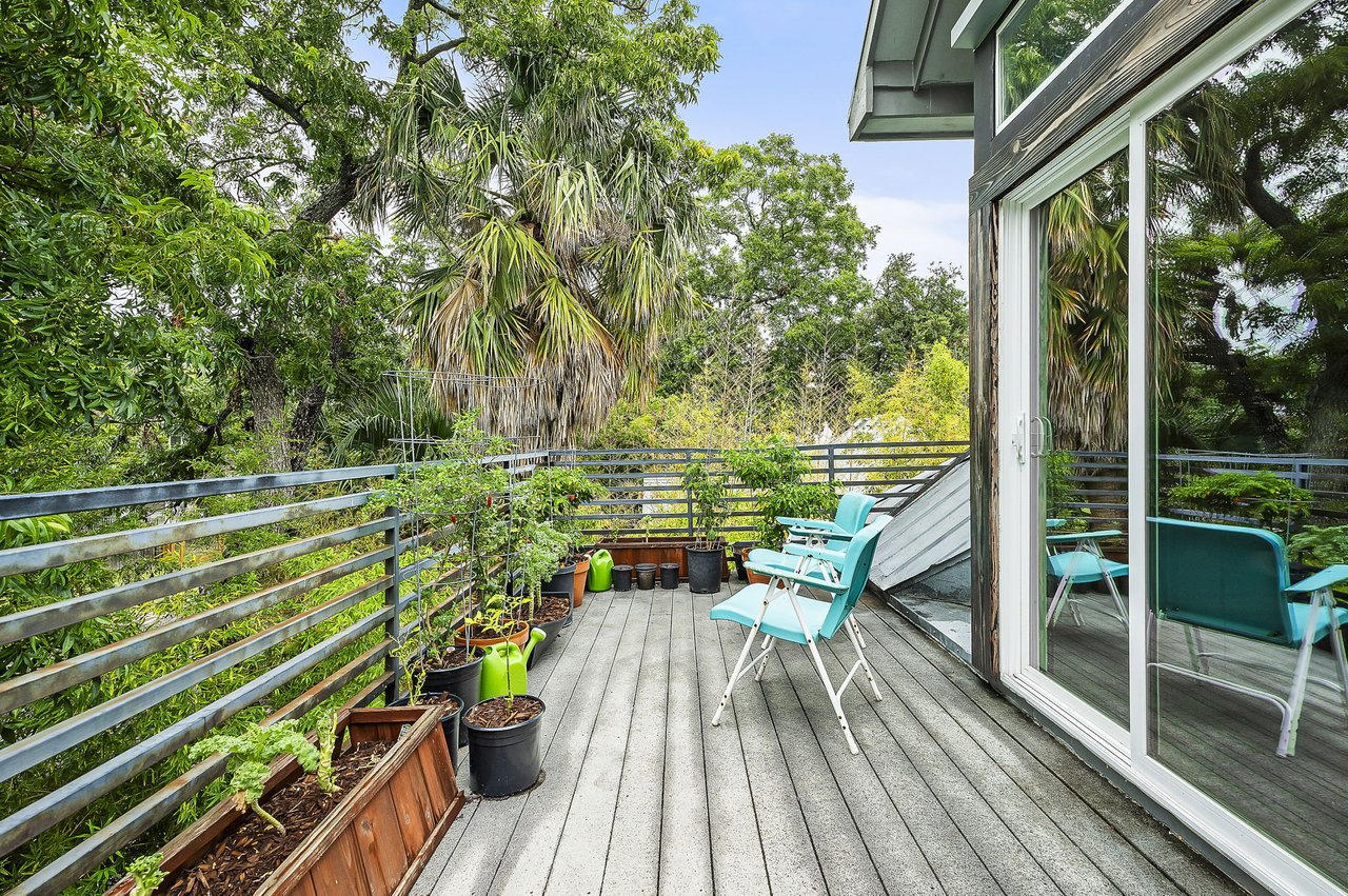 Historic East Austin Home near the French Legation with Artistic Soul, Airbnb History & Limitless Potential