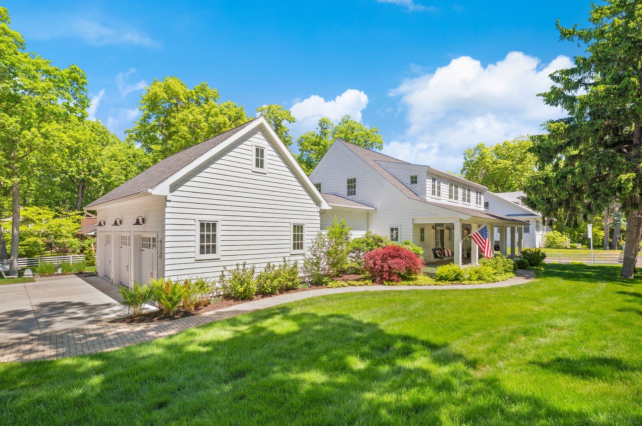 47118 Oak Avenue, Grand Beach, MI 49117