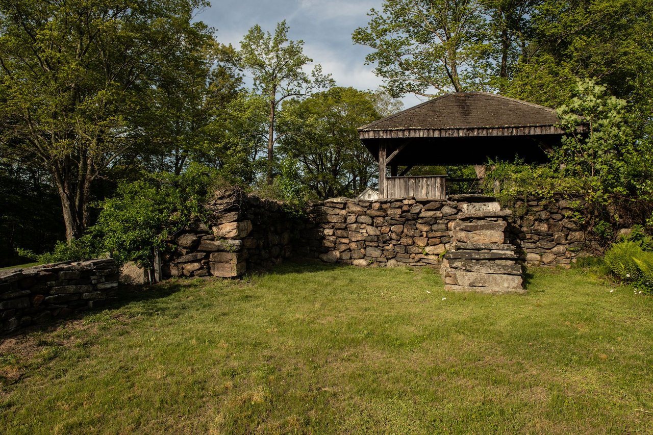 83 Scofield Hill Road, Washington, CT