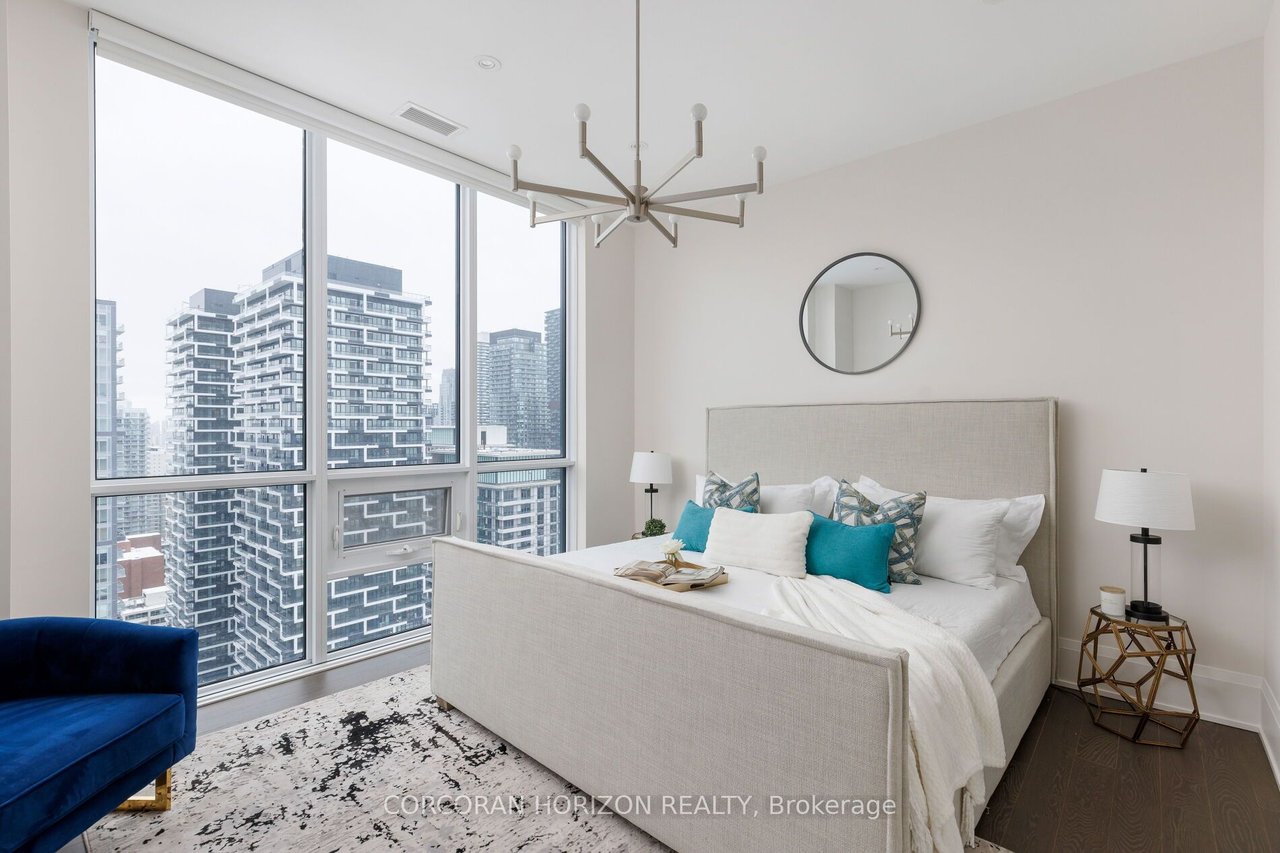 PENTHOUSE OPULENCE BY THE EGLINTON LRT