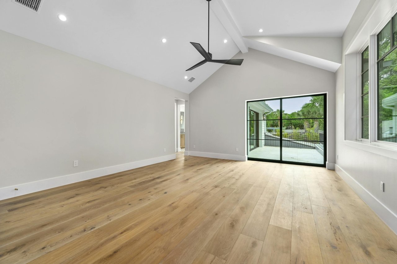 2400 Bridle Path
