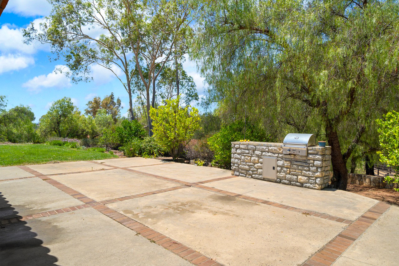 38785 Avenida Bonita