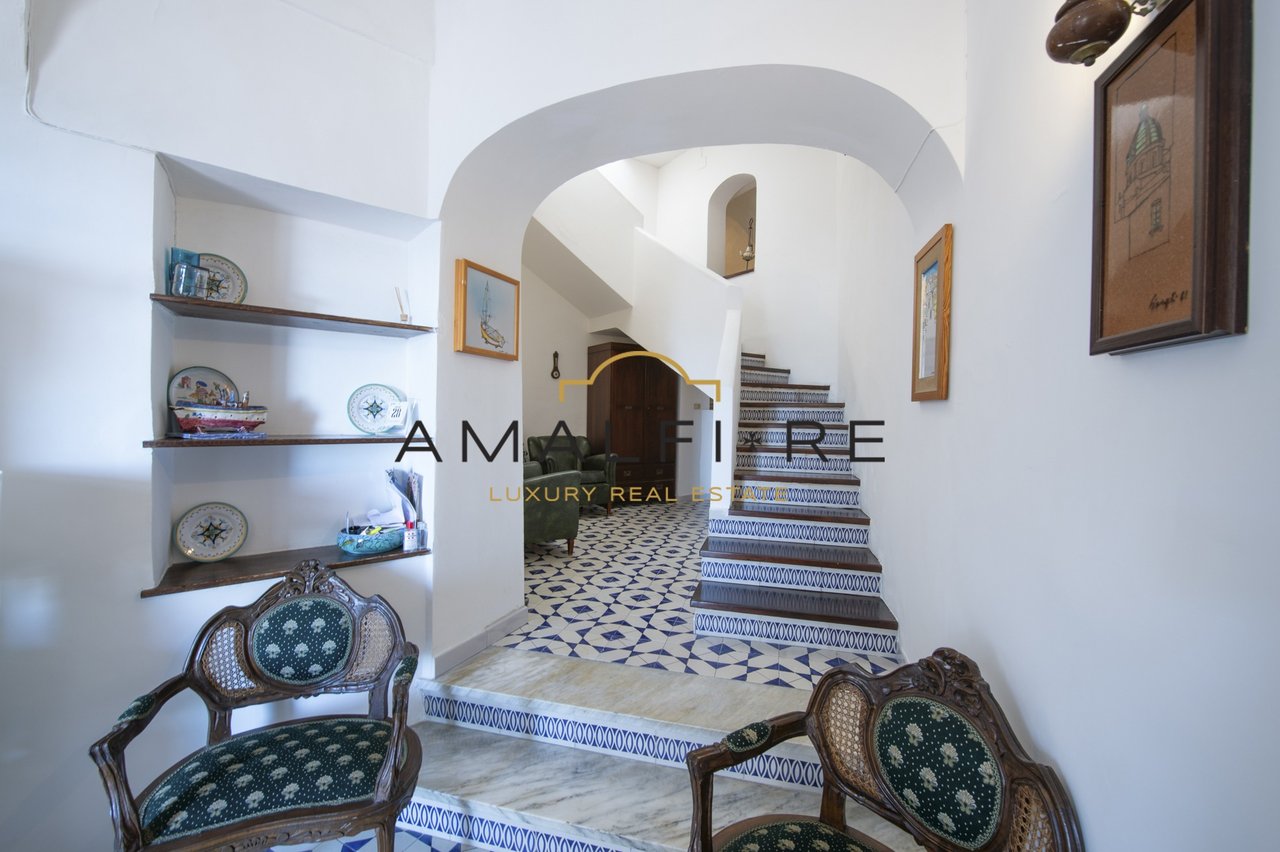 Albori Two-level Apartment in Vietri Sul Mare