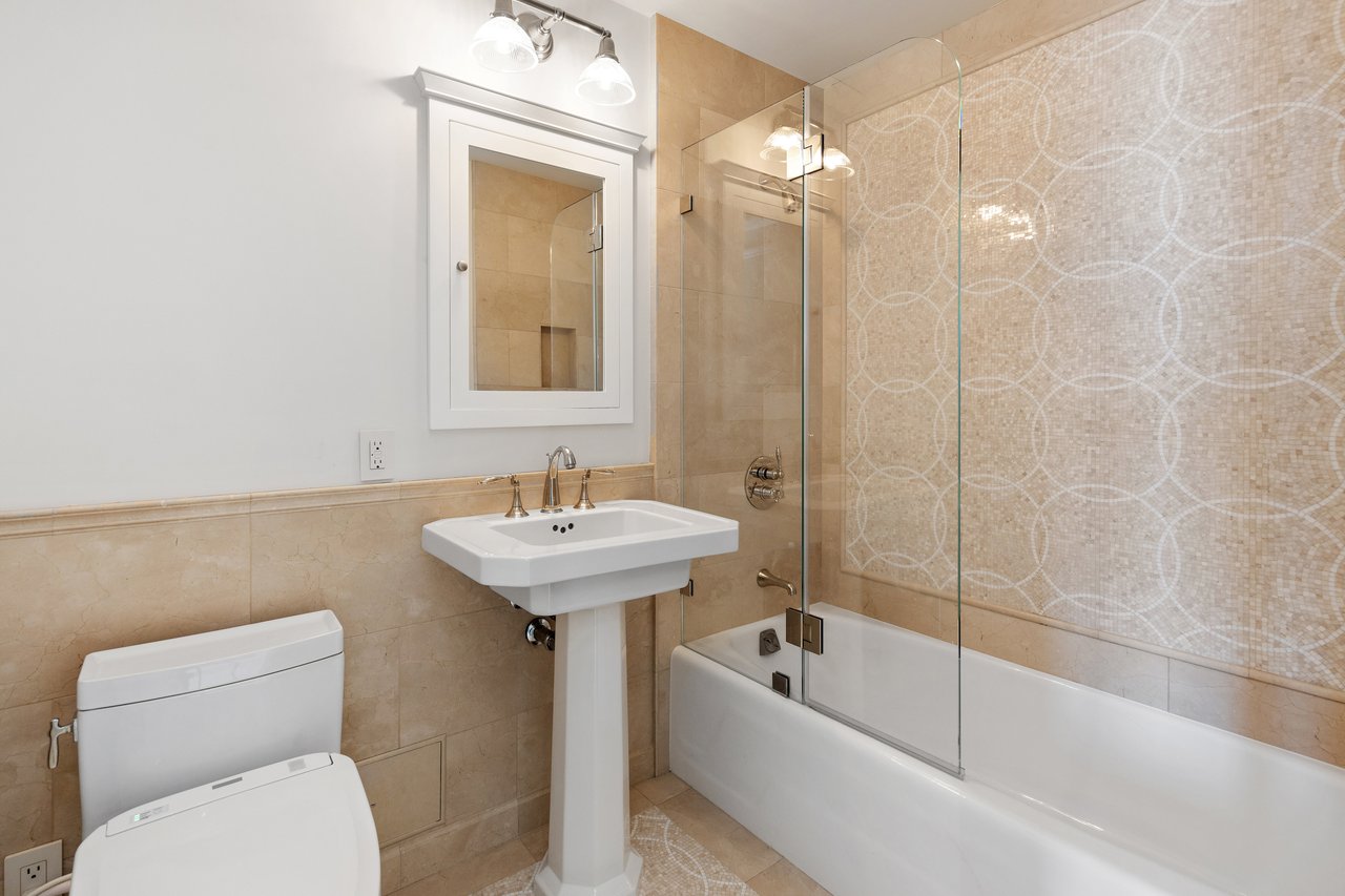 Glass-Walls and Panoramic Views