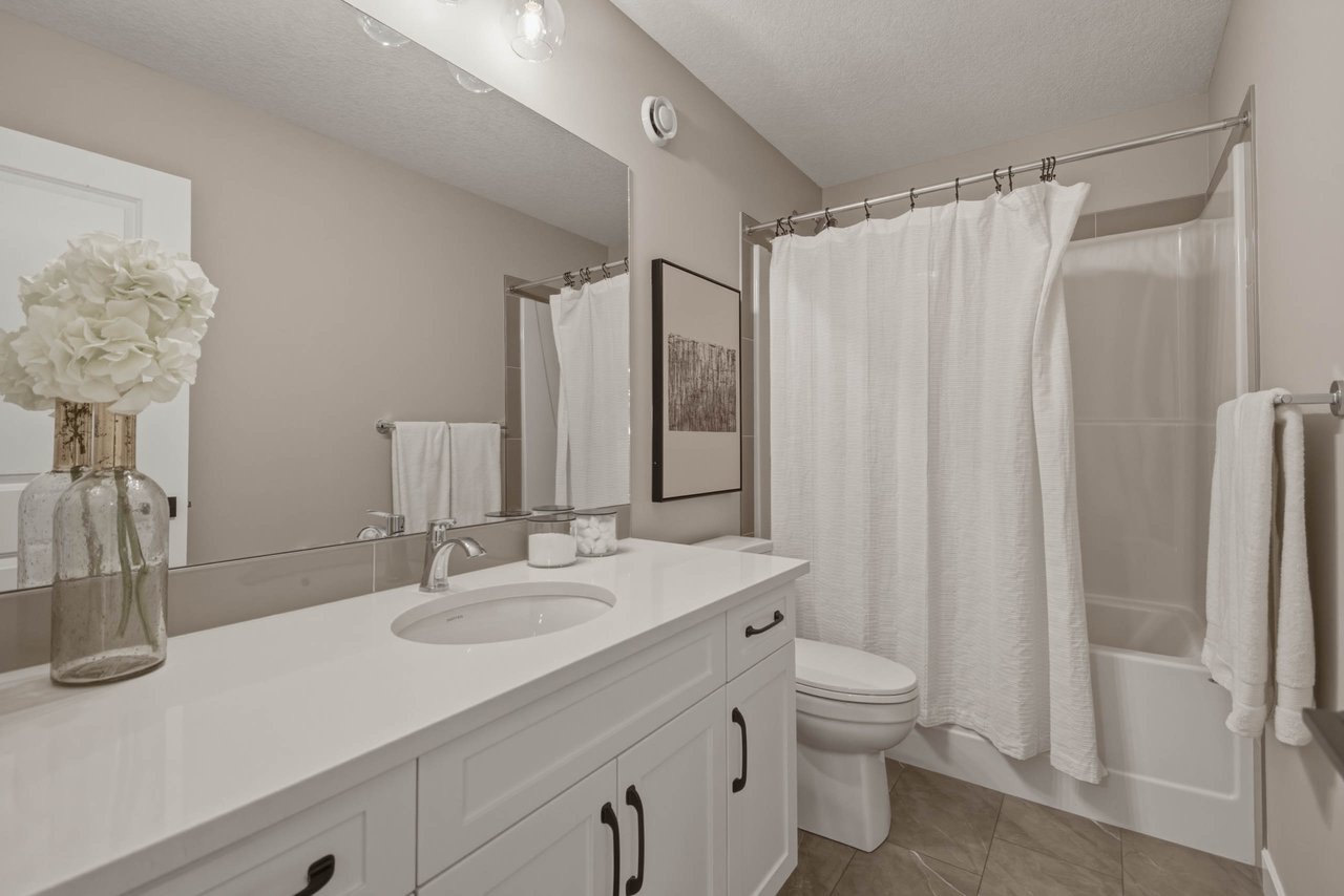 135 Belvedere Crescent SE