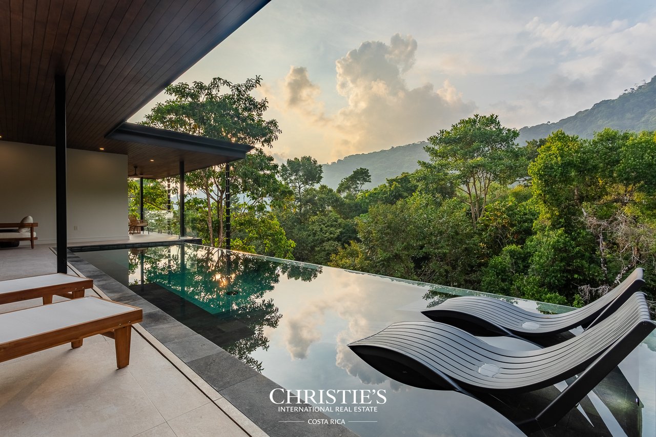 New Modern Tropical Villa 