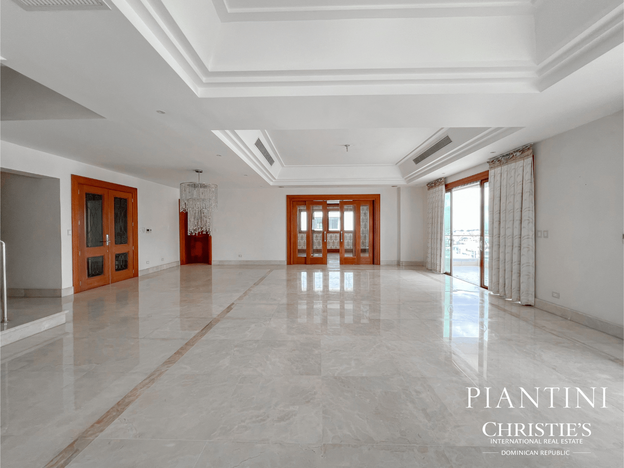 The Grand Penthouse, Ensanche Piantini