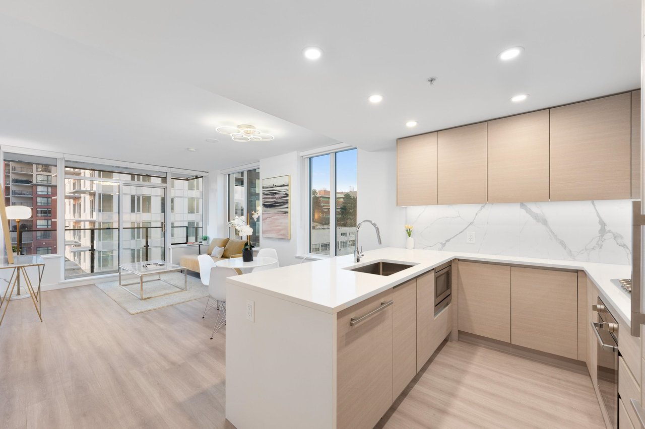 1005-823 Carnarvon St