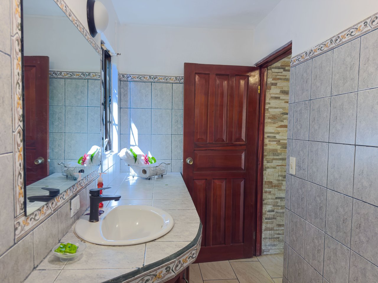 Flutterby Condo – Manuel Antonio’s Exclusive Rainforest Haven